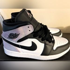 Jordan 1 Mid SE - Sz 8